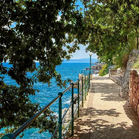 Ema-1 By Interhome * Lovran