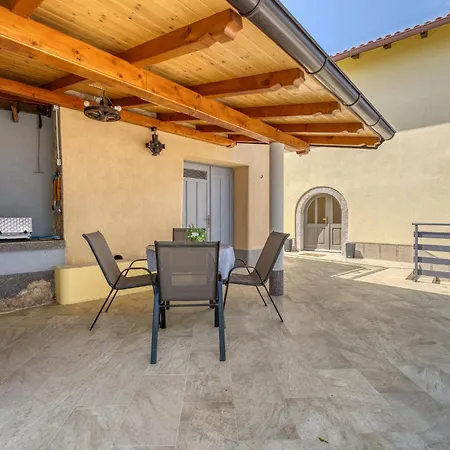 Ema-1 By Interhome *