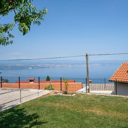 Ema-1 By Interhome * Lovran