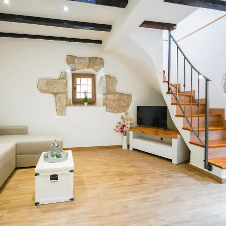 Ema-1 By Interhome