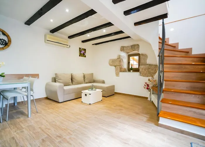 Ema-1 By Interhome Apartmán