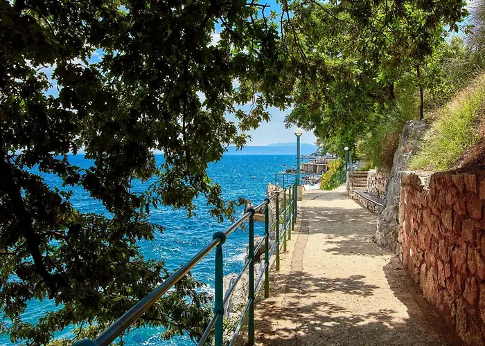 Ema-1 By Interhome * Lovran